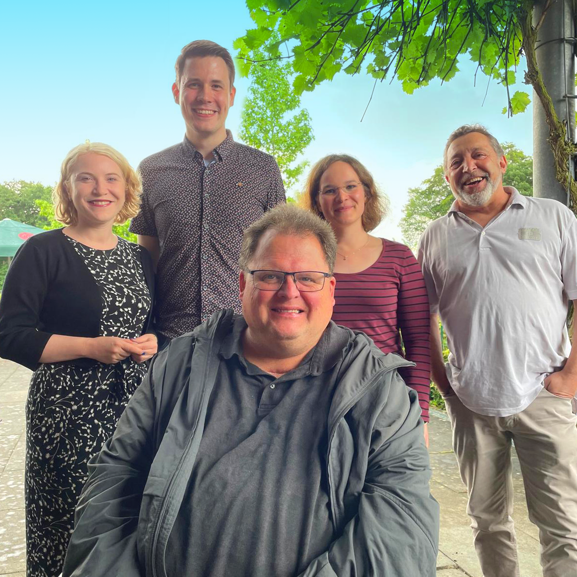 Laura Frick beim Grillen mit der SPD Harburg-West.